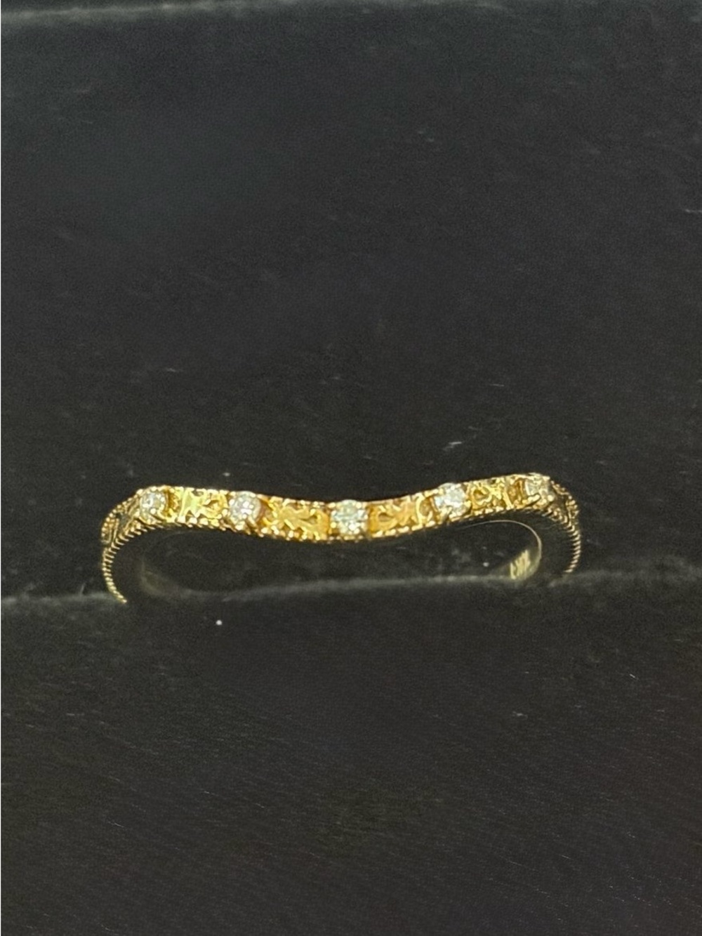 10k Gold Vintage Stye Diamond Ring Size 5 1/4